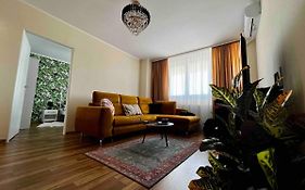 Jungle Home - Gara De Nord